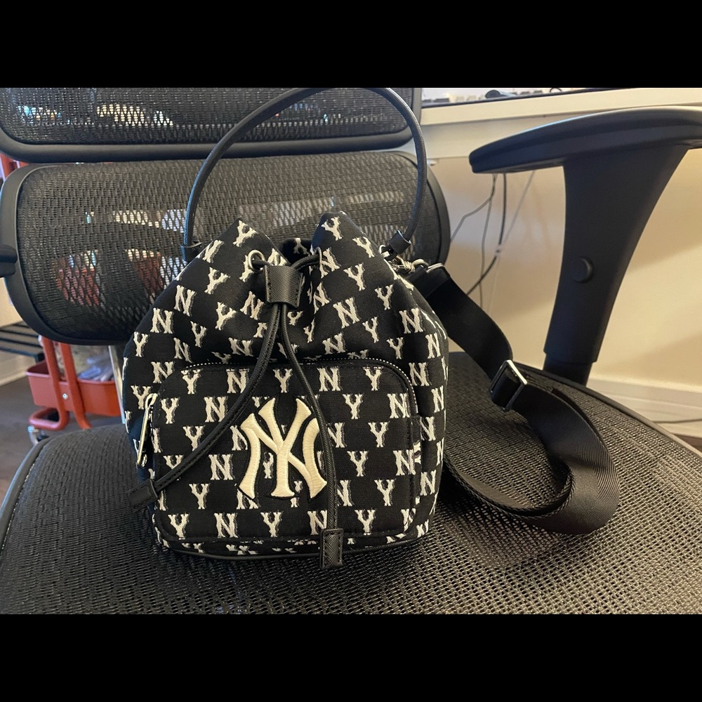 MLB black bucket bag